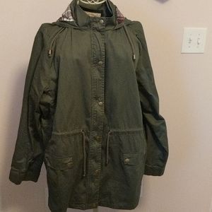Lightweight jacket with hood